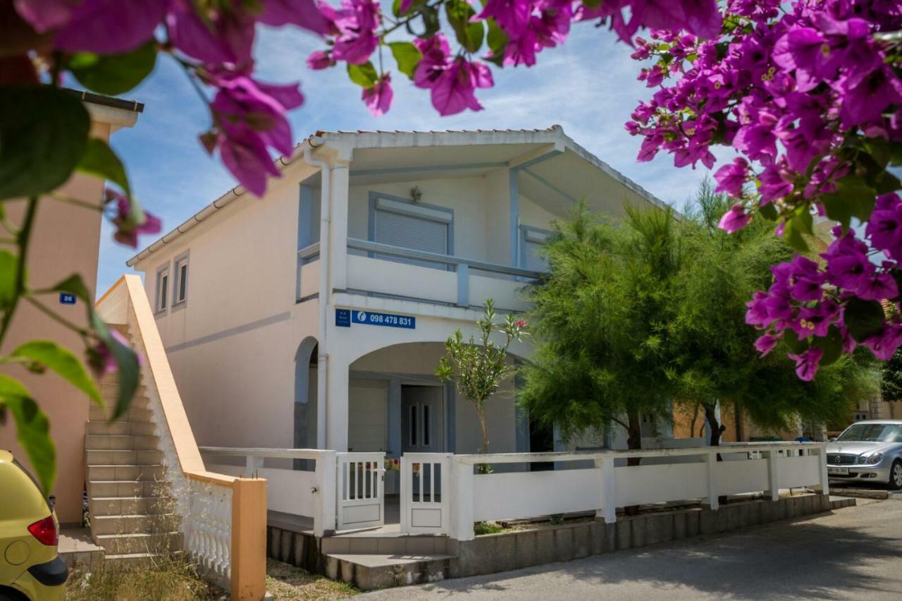 Fisa Apartments Vir Bagian luar foto