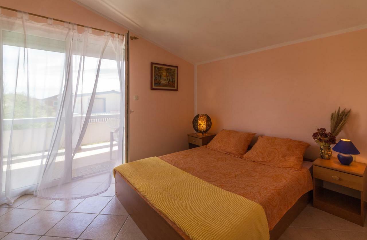 Fisa Apartments Vir Bagian luar foto
